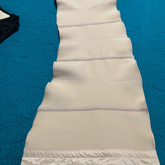 Unique Lingerie Front Latching Size XXL - Picture 4 of 10